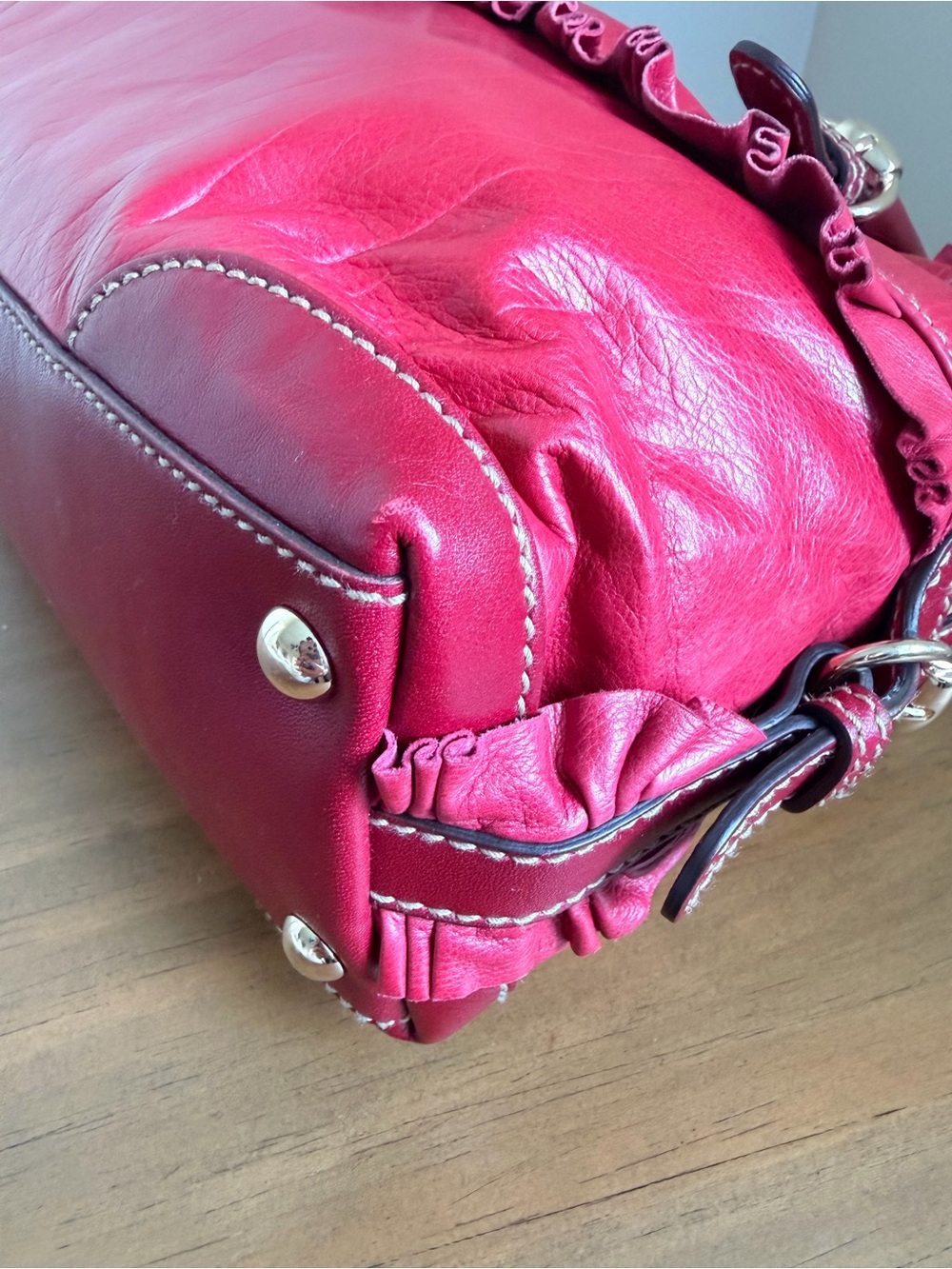 Gucci Sabrina Ruffle Leather Shoulder Bag - Picture 6 of 12
